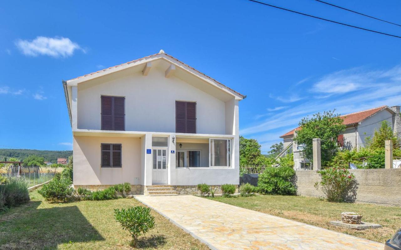 House Marko Holiday home Nevidane